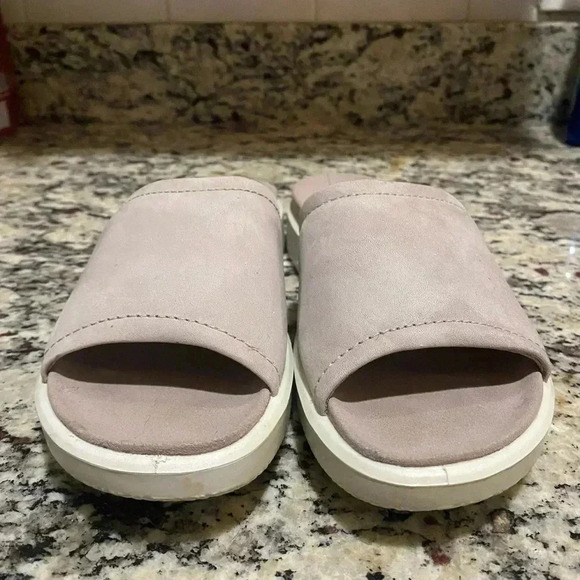 Ecco Yuma slides - Picture 3 of 9